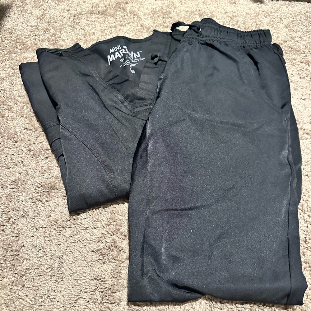 MediChic Women Scrub Set